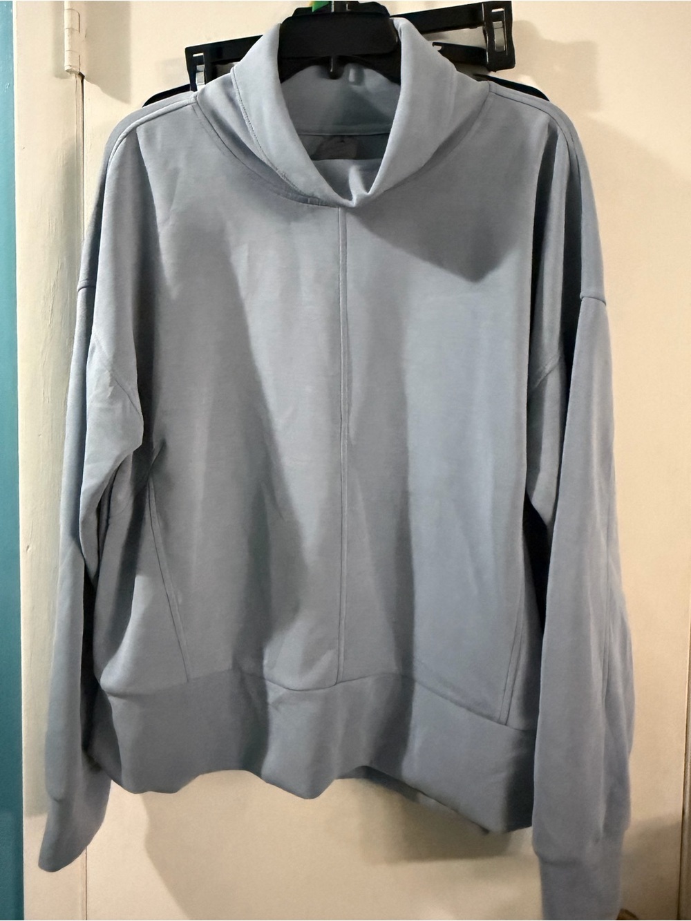 Danskin Large Athletic Pullover